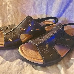 earth origins ( brand new) Black Slingback Sandals with an adjustable back strap